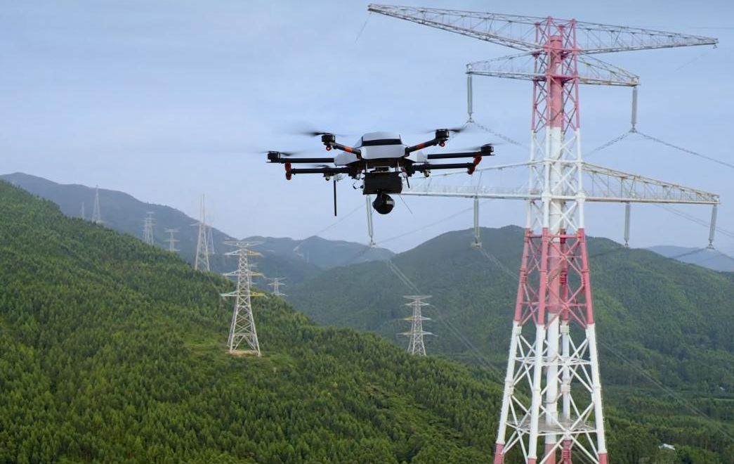 無人機(jī)巡檢保障山西今冬電力安全(圖1) 無人機(jī)巡檢保障山西今冬電力安全(圖1)