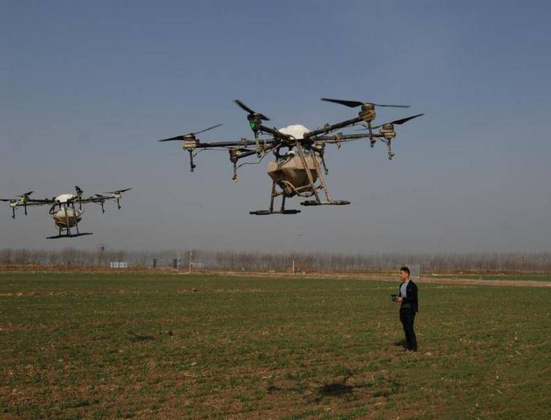 植保無人機施肥助力即墨區(qū)小麥春管(圖1) 植保無人機施肥助力即墨區(qū)小麥春管(圖1)