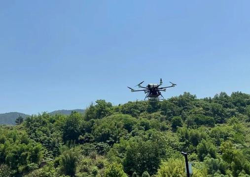 哈工大重慶研究院成功研發(fā)氫動力六旋翼無人機(圖1) 哈工大重慶研究院成功研發(fā)氫動力六旋翼無人機(圖1)