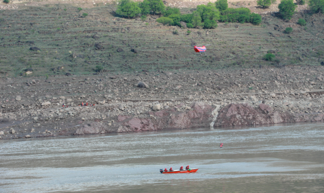 云南森林消防利用大載重無人機開展抗洪搶險聯(lián)合演習(圖2) 云南森林消防利用大載重無人機開展抗洪搶險聯(lián)合演習(圖2)