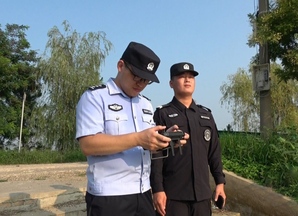 蕭縣利用無人機(jī)開展重點水域巡邏防溺水(圖2) 蕭縣利用無人機(jī)開展重點水域巡邏防溺水(圖2)