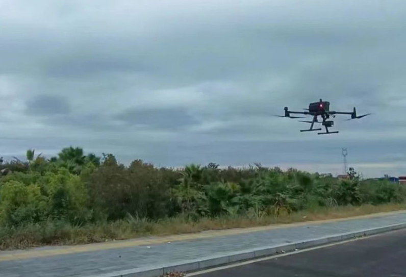 高坪區(qū)檢察院啟用無人機開展疫情防控工作(圖1) 高坪區(qū)檢察院啟用無人機開展疫情防控工作(圖1)