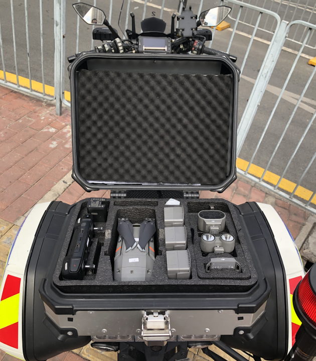 無人機(jī)組建“空中鐵騎” 助力深圳交警交通管理(圖3) 無人機(jī)組建“空中鐵騎” 助力深圳交警交通管理(圖3)