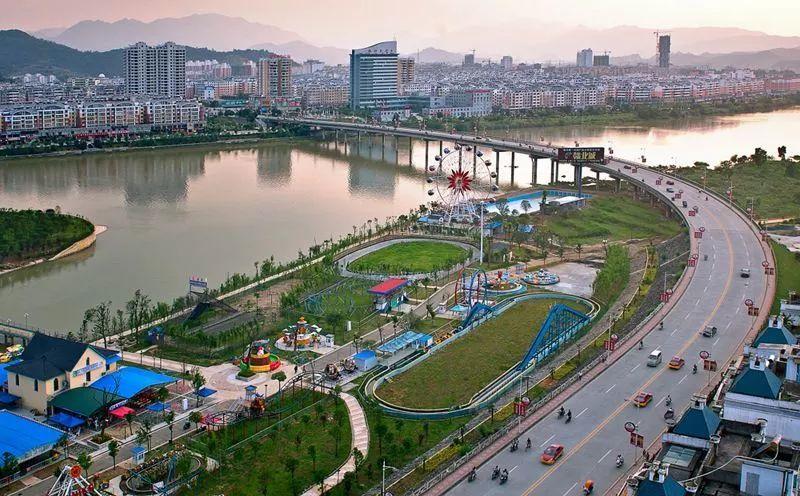 修水縣41臺(tái)秸稈禁燒巡航無人機(jī)正式“上崗”(圖1) 修水縣41臺(tái)秸稈禁燒巡航無人機(jī)正式“上崗”(圖1)