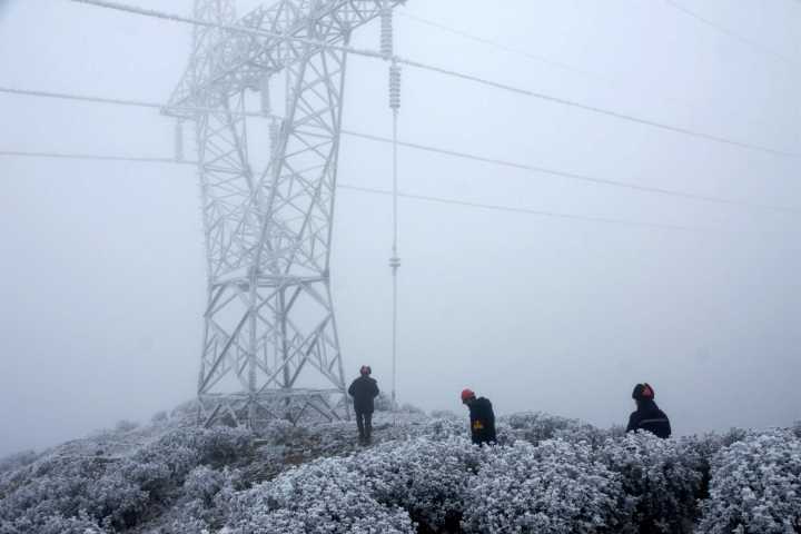 千里眼工業(yè)無人機(jī)在電力巡檢中發(fā)揮優(yōu)勢(shì)(圖1) 千里眼工業(yè)無人機(jī)在電力巡檢中發(fā)揮優(yōu)勢(shì)(圖1)
