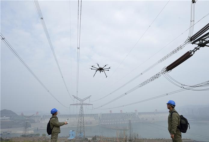 千里眼工業(yè)無人機(jī)在電力巡檢中發(fā)揮優(yōu)勢(shì)(圖2) 千里眼工業(yè)無人機(jī)在電力巡檢中發(fā)揮優(yōu)勢(shì)(圖2)