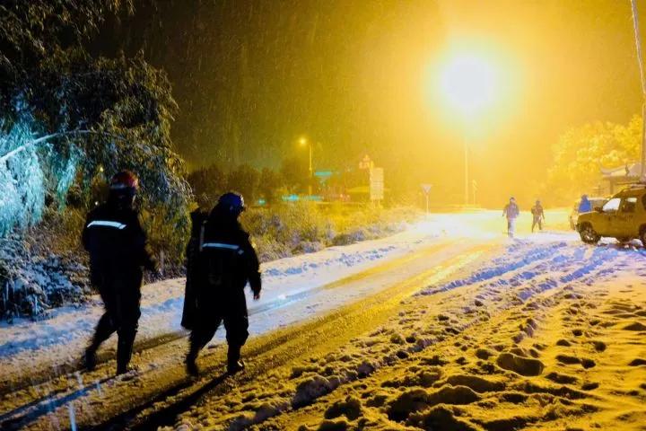 無人機巡檢解決冬季電力線路檢查大難題(圖2) 無人機巡檢