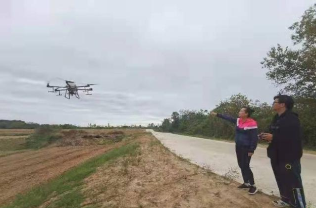 智能農機將吸引更多年輕人才(圖1) 智能農機將吸引更多年輕人才(圖1)